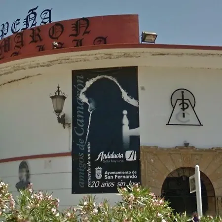 Emperador Carlos San Fernando Buitenkant foto